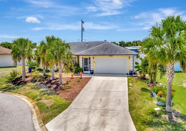 Photo 2 of Single family home for sale at 5729 Augusta Cir, Sarasota, FL 34238 | MLS# A4696724 | Listing updated on 2026-09-12