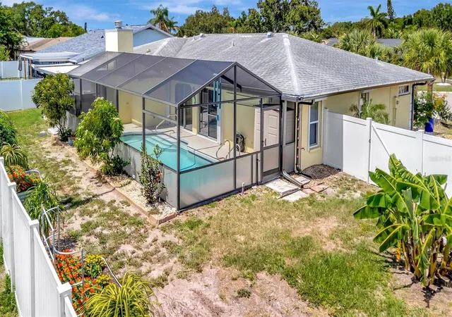 Photo 3 of Single family home for sale at 5729 Augusta Cir, Sarasota, FL 34238 | MLS# A4696724 | Listing updated on 2026-09-12