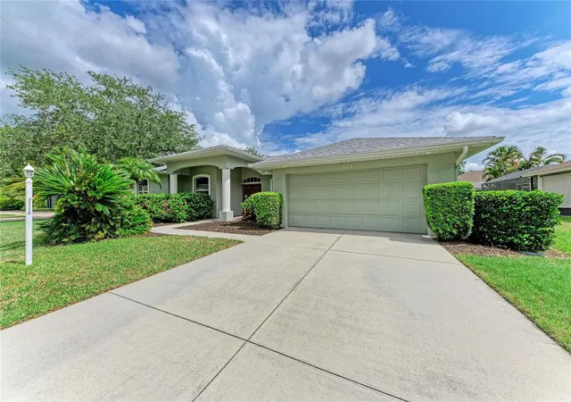 Homes for sale in Osprey, FL | 523 Oak Bay Dr, Osprey, FL 34229 | MLS# A4696725
