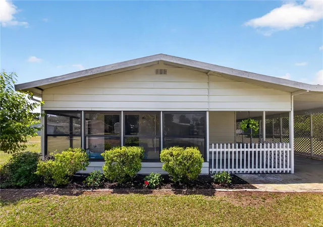 Photo 3 of Single family home for sale at 8972 Sw 103rd Lane, Ocala, FL 34481 | MLS# GC541097 | Listing updated on 2026-10-07