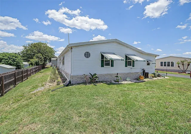 Photo 3 of Manufactured home for sale at 37513 Campo Ave, Zephyrhills, FL 33541 | MLS# TB8518024 | Listing updated on 2026-09-03