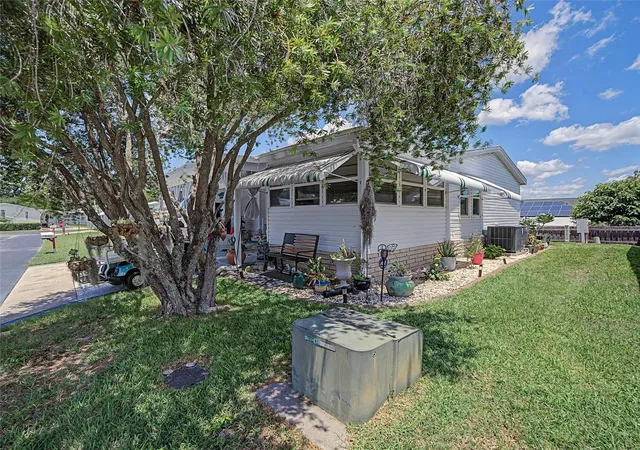 Photo 4 of Manufactured home for sale at 37513 Campo Ave, Zephyrhills, FL 33541 | MLS# TB8518024 | Listing updated on 2026-09-03