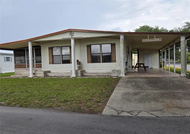 Homes for sale in Zephyrhills, FL | 6306 Waterfront Ln, Zephyrhills, FL 33542 | MLS# TB8518029