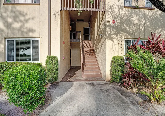 Homes for sale in Clearwater, FL | 625 N Keene Rd #B, Clearwater, FL 33755 | MLS# TB8518063