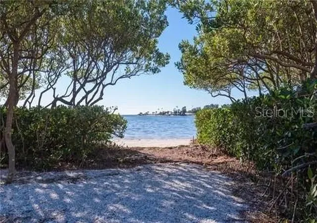 2nd image of 1500 Sunset Rd, TARPON SPRINGS, FL 34689