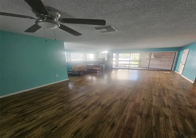 4th image of 1500 Sunset Rd #A6, Tarpon Springs, FL 34689 | MLS# TB8518065