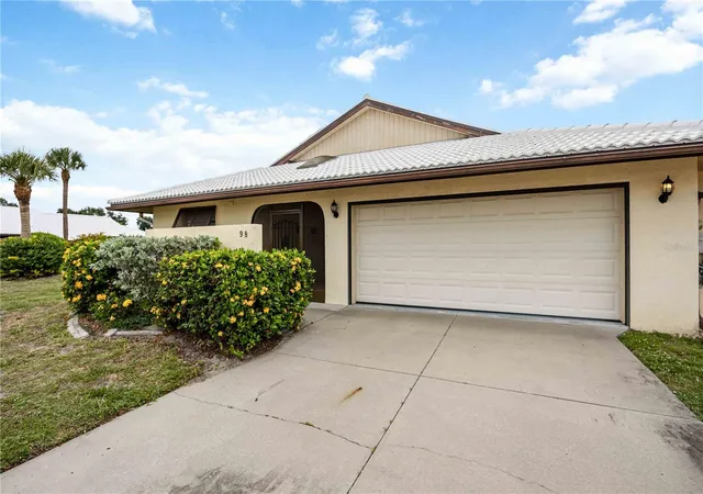 3rd image of 98 Drifting Sands Dr, Venice, FL 34293 | MLS# N6144679