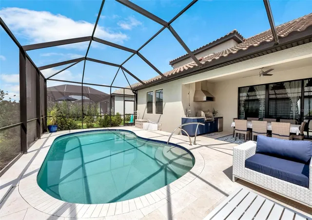 5th image of 2028 Woodleaf Hammock Ct, Bradenton, FL 34211 | MLS# A4696734