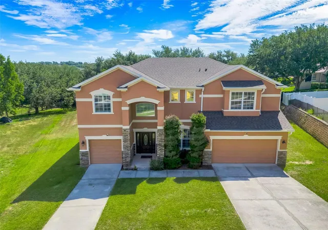 Photo 3 of Single family home for sale at 11045 Lemay Dr, Clermont, FL 34711 | MLS# P4939018 | Listing updated on 2026-09-15