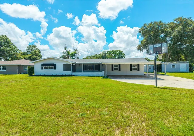 Photo 1 of Single family home for sale at 1380 S Lake Roy Dr, Winter Haven, FL 33884 | MLS# L4962667 | Listing updated on 2026-10-06