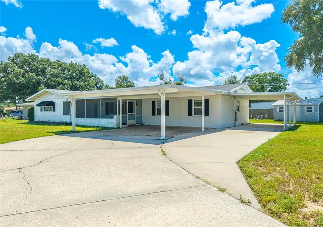 Photo 2 of Single family home for sale at 1380 S Lake Roy Dr, Winter Haven, FL 33884 | MLS# L4962667 | Listing updated on 2026-10-06