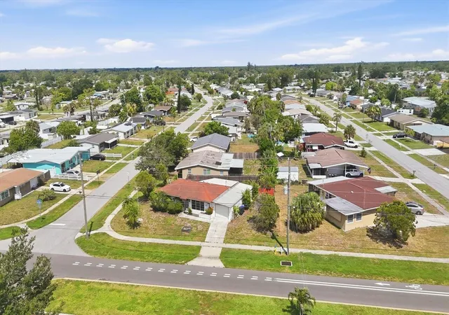 Photo 3 of Single family home for sale at 4751 S Biscayne Dr, North Port, FL 34287 | MLS# A4696740 | Listing updated on 2026-08-13