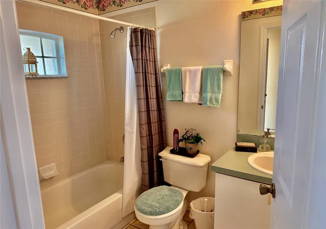Photo 4 of Single family home for sale at 750 Pelican Ct, Kissimmee, FL 34759 | MLS# O6415918 | Listing updated on 2026-10-23