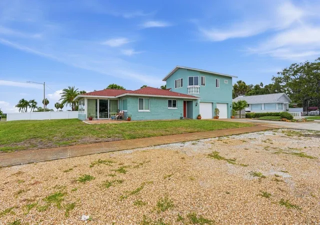 2nd image of 1963 Edgewater Dr, Clearwater, FL 33755 | MLS# TB8518112