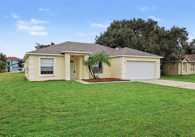 Photo 2 of Single family home for sale at 521 Eagle Ct, Kissimmee, FL 34759 | MLS# O6415936 | Listing updated on 2026-10-07