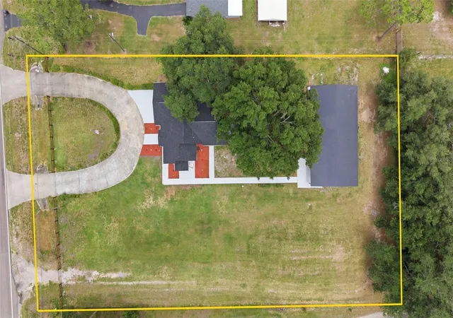 Photo 4 of Single family home for sale at 1205 E Knights Griffin Rd, Plant City, FL 33565 | MLS# TB8518134 | Listing updated on 2026-08-19