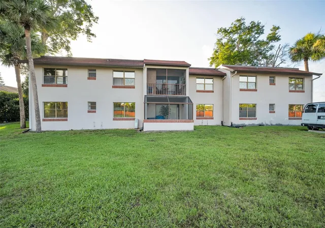3rd image of 2971 Estancia Blvd #412, Clearwater, FL 33761 | MLS# TB8518158