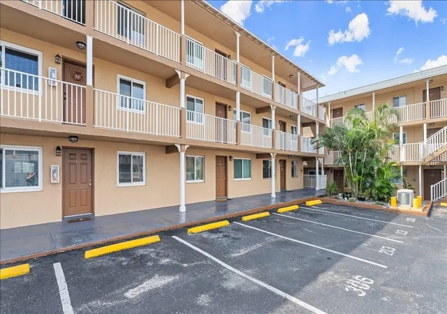 Homes for sale in Daytona Beach, FL | 411 N Halifax Avenue, Daytona Beach, FL 32118 | Houzeo