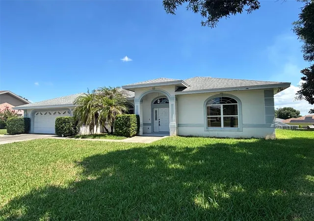 2nd image of 132 Lake Mariam Wy, Winter Haven, FL 33884 | MLS# V4949607