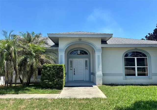 3rd image of 132 Lake Mariam Wy, Winter Haven, FL 33884 | MLS# V4949607