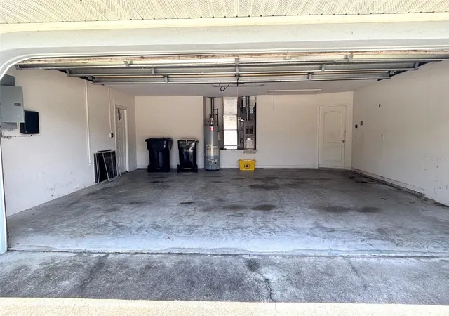 32nd image of 132 Lake Mariam Wy, Winter Haven, FL 33884 | MLS# V4949607