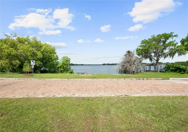 Photo 3 of Single family home for sale at 240 Killarney Dr, Winter Park, FL 32789 | MLS# O6415977 | Listing updated on 2026-07-28
