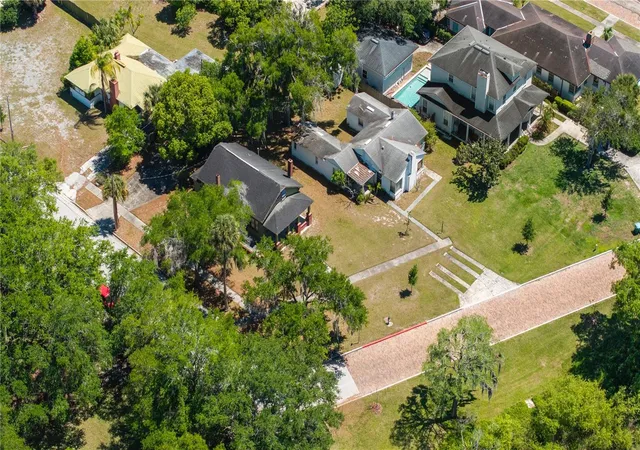 Photo 4 of Single family home for sale at 240 Killarney Dr, Winter Park, FL 32789 | MLS# O6415977 | Listing updated on 2026-07-28