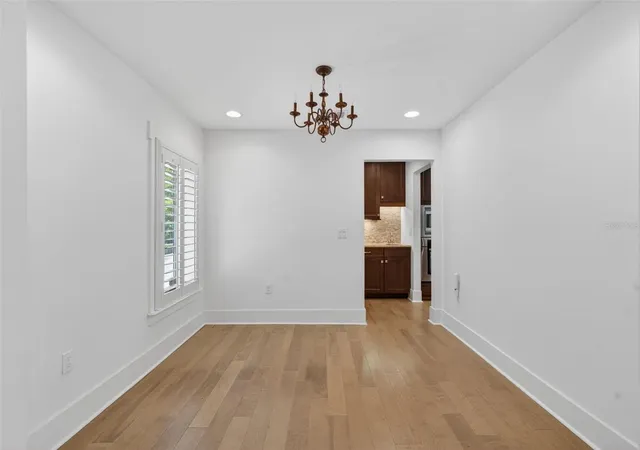 Photo 4 of Townhouse for sale at 1265 Arlington Pl, Winter Park, FL 32789 | MLS# O6415981 | Listing updated on 2026-10-07