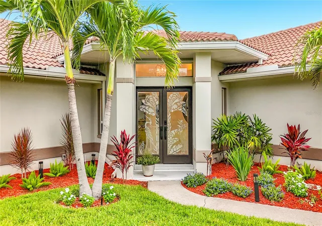 Photo 1 of Single family home for sale at 324 Leeward Is, Clearwater Beach, FL 33767 | MLS# TB8518175 | Listing updated on 2026-09-20