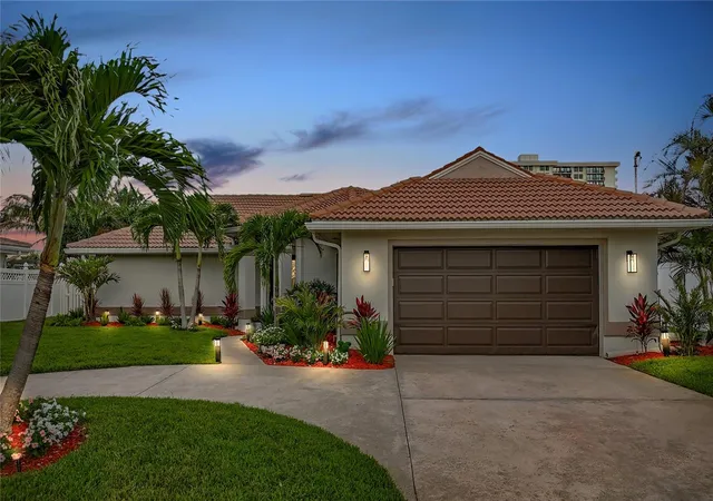 Photo 2 of Single family home for sale at 324 Leeward Is, Clearwater Beach, FL 33767 | MLS# TB8518175 | Listing updated on 2026-09-20