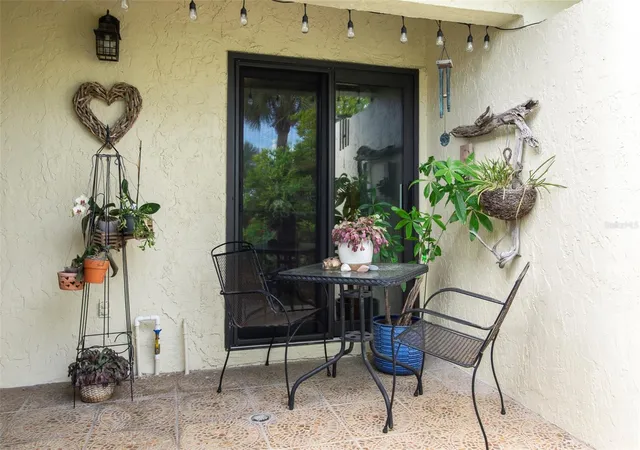 2nd image of 10152 Regal Dr, Largo, FL 33774 | MLS# TB8518193