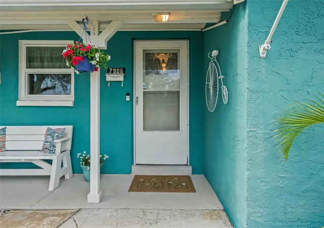 Photo 3 of Single family home for sale at 7906 Woodvine Cir, Tampa, FL 33615 | MLS# TB8518197 | Listing updated on 2026-10-06