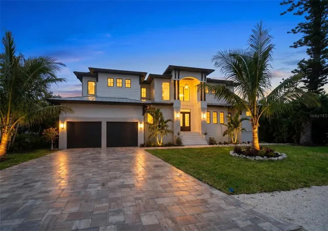 Photo 1 of Single family home for sale at 626 Buttonwood Dr, LONGBOAT KEY, FL 34228 | MLS# A4696767 | Listing updated on 2026-10-13