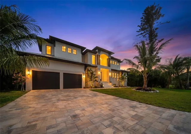 Photo 3 of Single family home for sale at 626 Buttonwood Dr, Longboat Key, FL 34228 | MLS# A4696767 | Listing updated on 2026-10-13