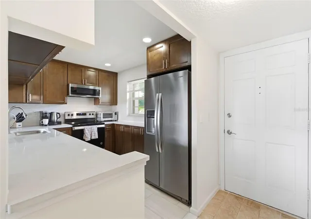 5th image of 19029 Us Hwy 19 N #7-12, Clearwater, FL 33764 | MLS# TB8518209