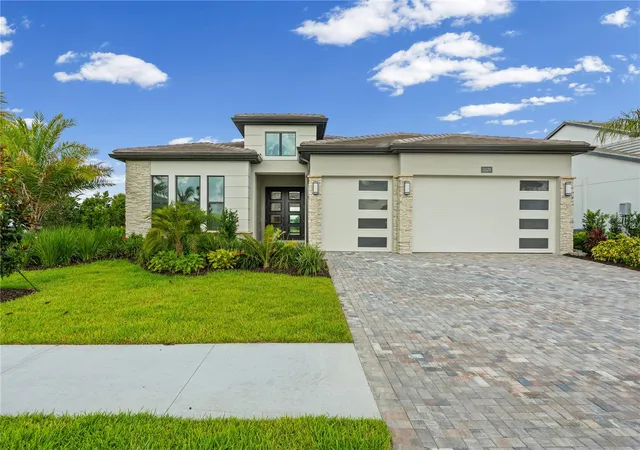 Photo 3 of Single family home for sale at 2629 Waterfront Cir, Sarasota, FL 34240 | MLS# A4696784 | Listing updated on 2026-06-23