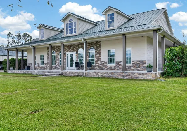Photo 3 of Single family home for sale at 103 Sweetwater Trl, Bunnell, FL 32110 | MLS# FC319217 | Listing updated on 2026-08-26