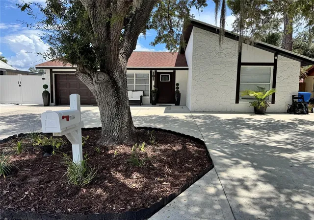 Photo 1 of Single family home for sale at 10114 Briarwick Ct, Tampa, FL 33615 | MLS# TB8518261 | Listing updated on 2026-09-29