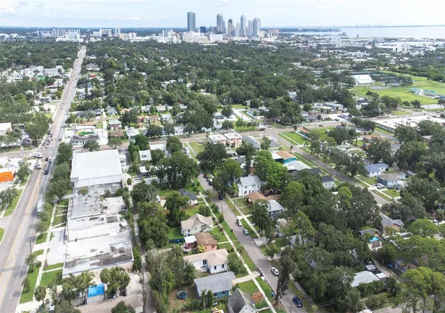 54th image of 2325 Highland St S, St Petersburg, FL 33705 | MLS# TB8518271