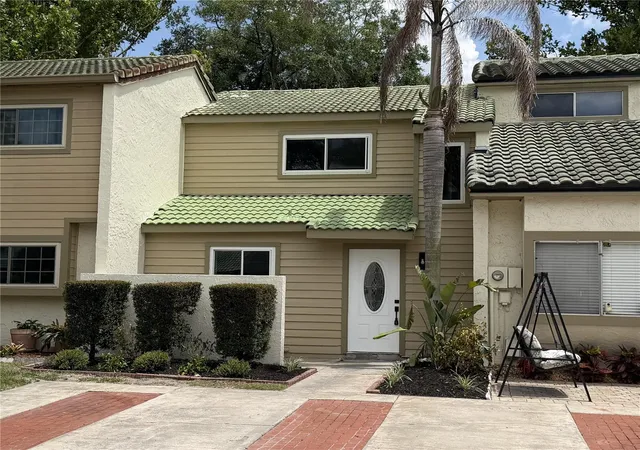 Photo 2 of Townhouse for sale at 434 Sand Lime Rd, Winter Garden, FL 34787 | MLS# O6416074 | Listing updated on 2026-08-28