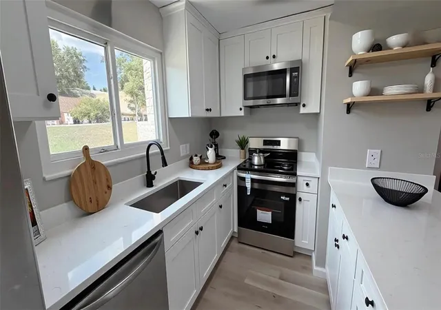 Photo 5 of Townhouse for sale at 434 Sand Lime Rd, Winter Garden, FL 34787 | MLS# O6416074 | Listing updated on 2026-08-28