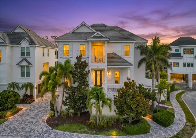 Photo 1 of Single family home for sale at 6925 Bochi Cir, Sarasota, FL 34242 | MLS# G5113633 | Listing updated on 2026-08-13