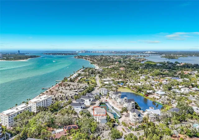 Photo 3 of Single family home for sale at 6925 Bochi Cir, Sarasota, FL 34242 | MLS# G5113633 | Listing updated on 2026-08-13