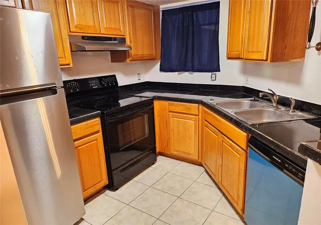 Photo 4 of Condo for sale at 1916 Lake Atriums Cir #25, Orlando, FL 32839 | MLS# O6416084 | Listing updated on 2026-08-31
