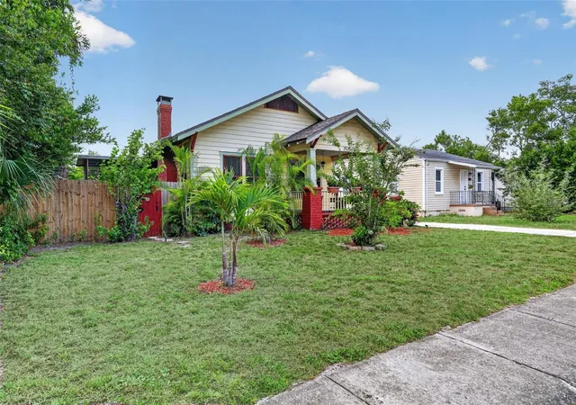 Photo 3 of Single family home for sale at 2535 15th Avenue N, St Petersburg, FL 33713 | MLS# TB8518296 | Listing updated on 2026-10-22