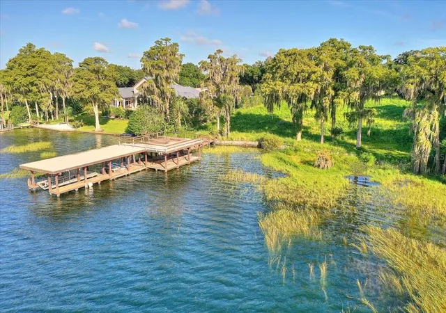 Photo 1 of Land for sale at 12422 Park Ave, Windermere, FL 34786 | MLS# O6416090 | Listing updated on 2026-06-17