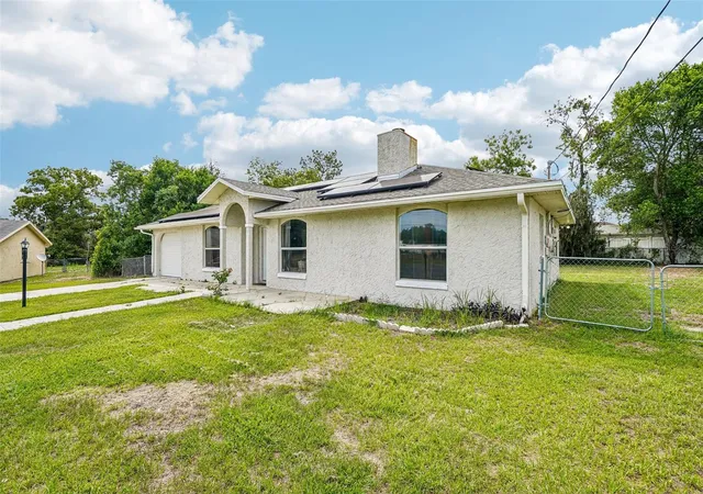 Photo 2 of Single family home for sale at 18 Spring Radl, Ocala, FL 34472 | MLS# O6416097 | Listing updated on 2026-08-27