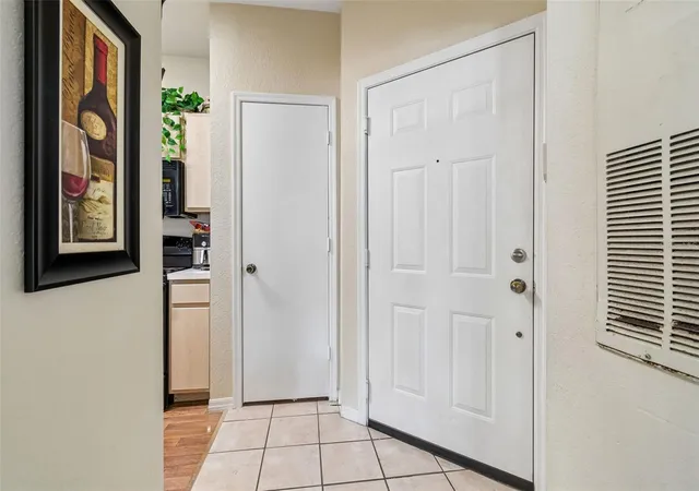 2nd image of 8414 Lucuya Wy #201, Temple Terrace, FL 33637 | MLS# TB8518314