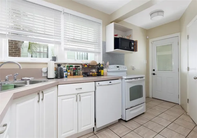 Photo 4 of Single family home for sale at 540 11th Avenue N, Saint Petersburg, FL 33701 | MLS# A4696808 | Listing updated on 2026-07-16