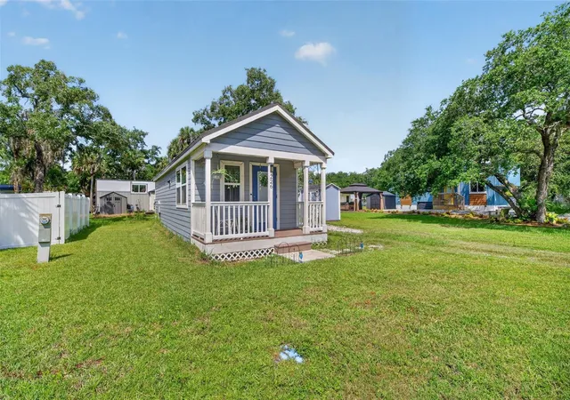 Photo 4 of Single family home for sale at 226 Flamingo Dr, Cocoa, FL 32926 | MLS# O6416111 | Listing updated on 2026-06-17